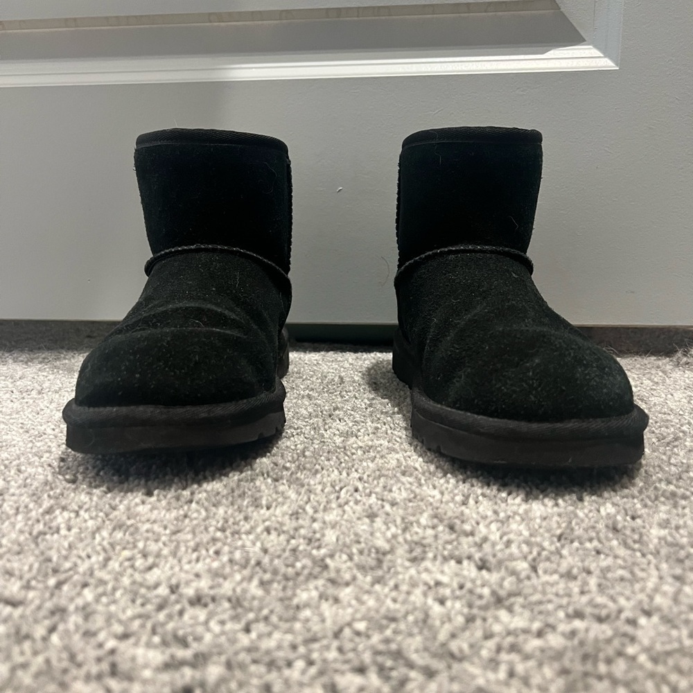 Ugg Jona button boots size 4